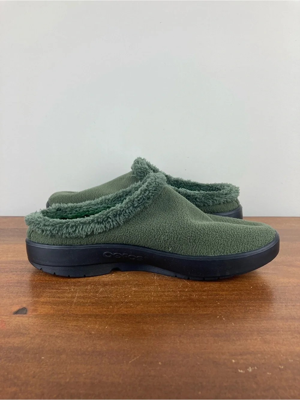 Oofos OOcozy Recovery Mules Green Fleece Faux Fur Clogs 03012025-29 Men’s 12.
